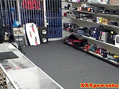 Pawnee babe slurping pawnbrokers hard cock