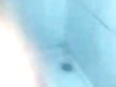 batendo punheta no banho