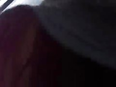 hermoso upskirt con toalla