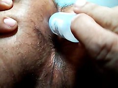 brincando com o dedo