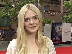 elle staring