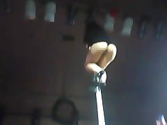bailando en el tubo