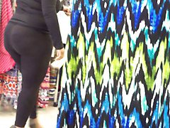 amazing bubble booty milf pt2.