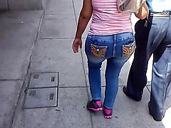 mi paisana madura con un culo perfecto