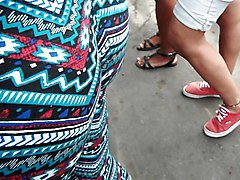 senora con leggins metido
