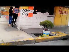 tierna jovencita en leggins nalgoncita