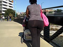 oooo my goodness milf booty