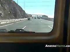 kari live on 1fuckdate.com - exhib en voiture avec amatrice fra