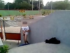 punheta na escada