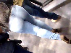 deliciosas nalgas en mezclilla