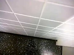 op de badkamer